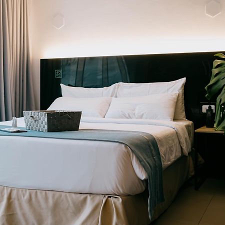 Dosi Hotel Ph Talisay  Buitenkant foto