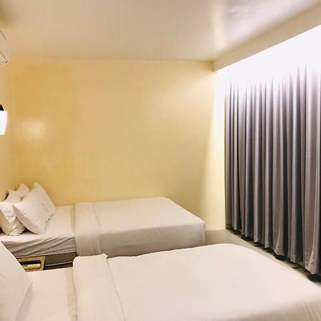Dosi Hotel Ph Talisay  Buitenkant foto