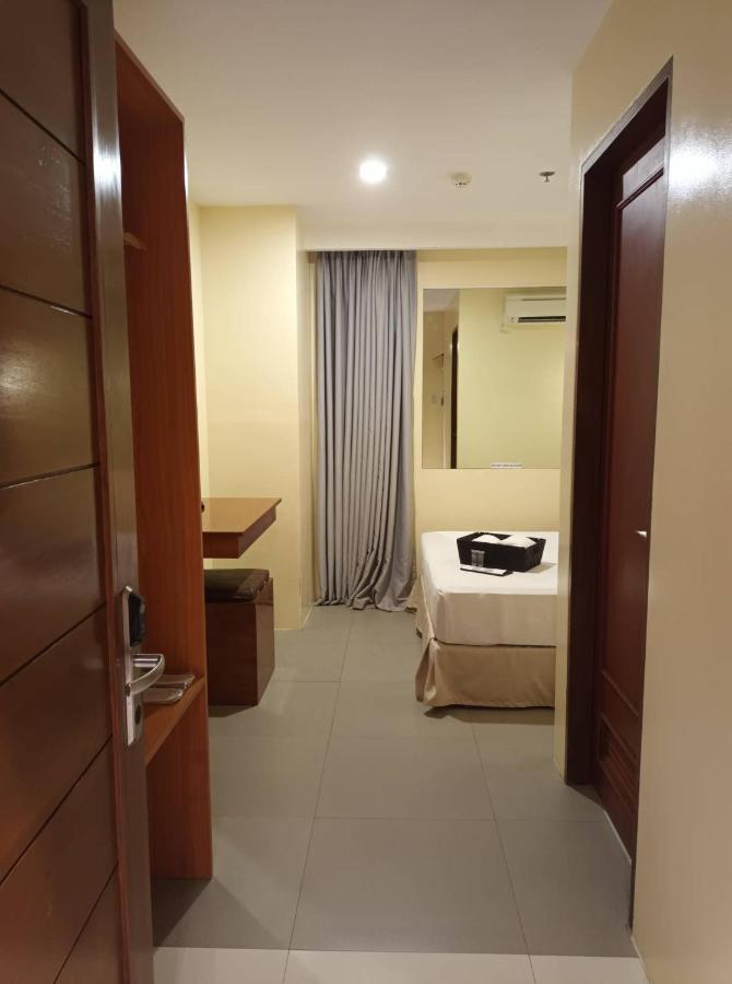Dosi Hotel Ph Talisay  Buitenkant foto